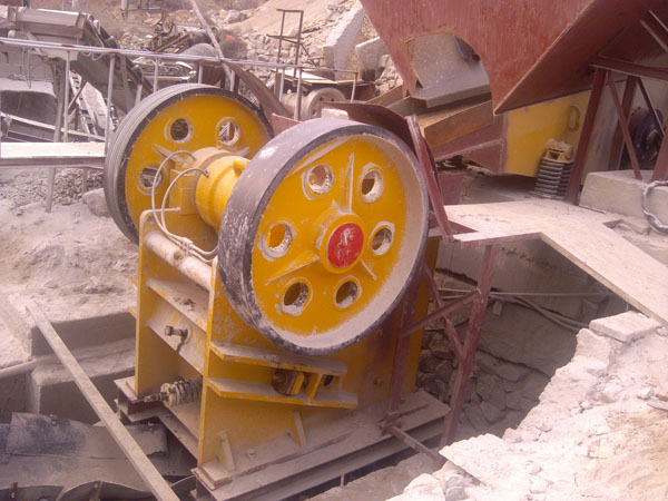 jaw crusher work site 1.jpg